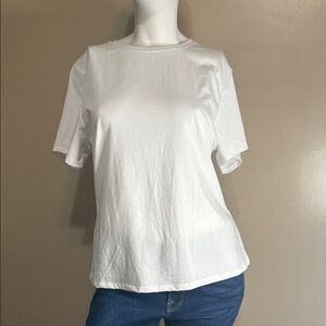 edited by REMI BADER 1X NWT 
Elegant White Short Sleeve Women's Baby Tee